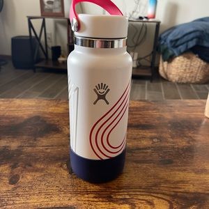 USA🇺🇸 32oz Hydro Flask Tumbler